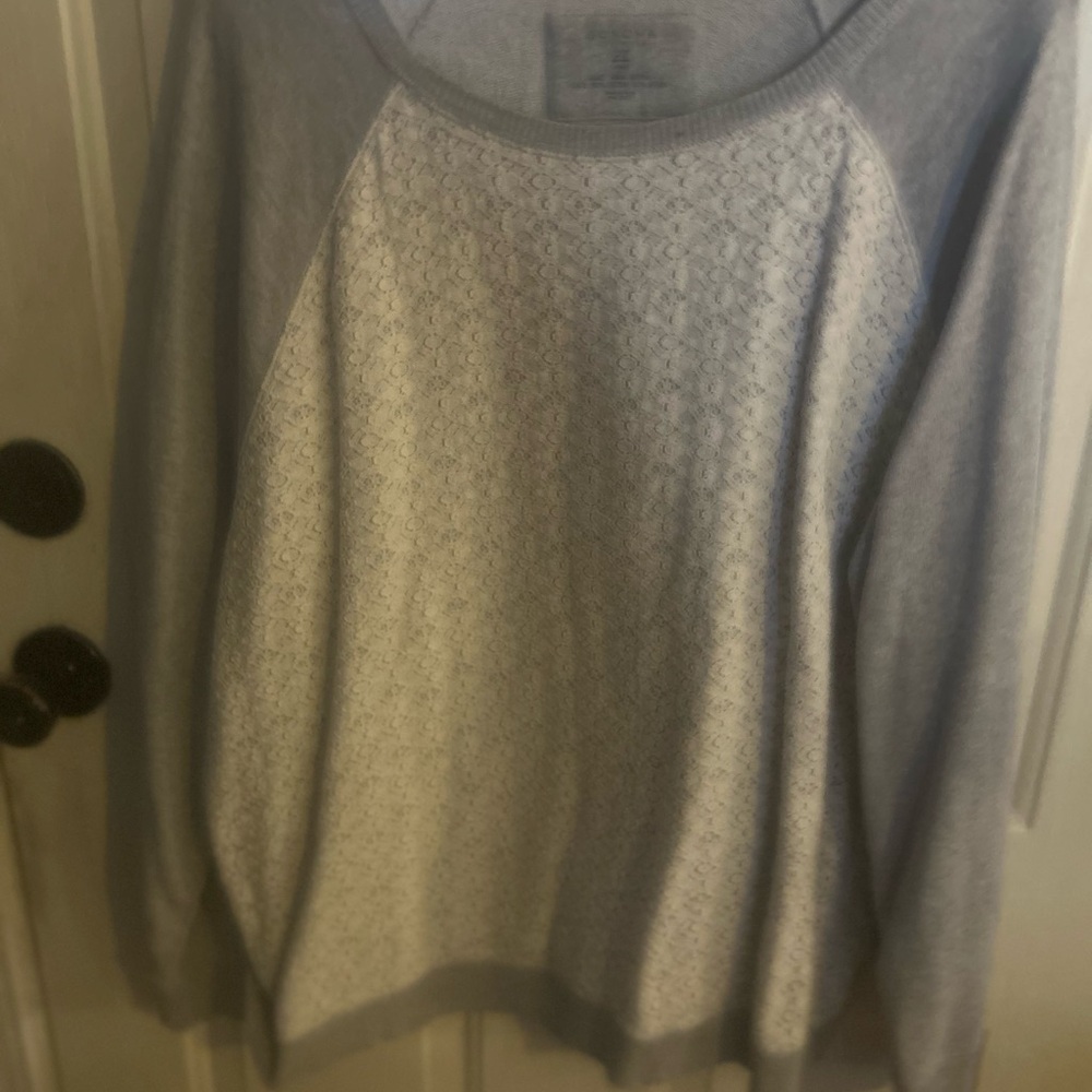 Women's Light Gray Raglan Scoop Neck Sweater